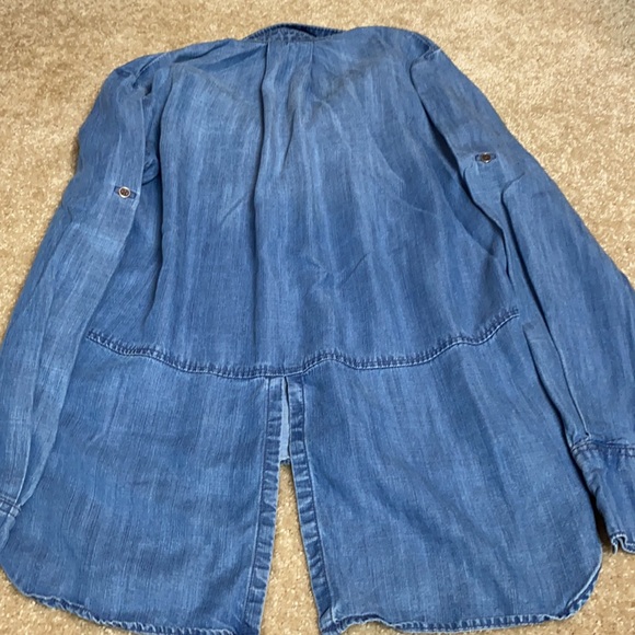 Cloth & Stone Split-back Chambray Button-down Shirt EUC Size S - Picture 6 of 8